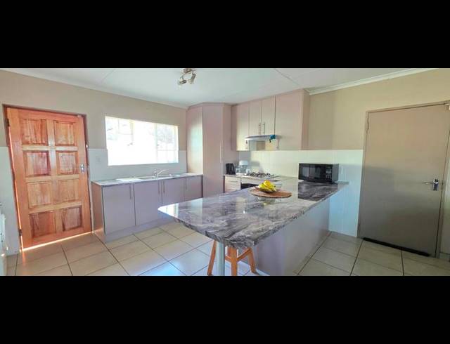 3 BEDROOM TOWNHOUSE FOR SALE IN AMAROSA